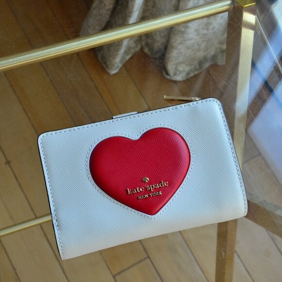 Kate Spade Madison Puffy Heart Medium Bifold Wallet KK182 - Picture 1 of 9